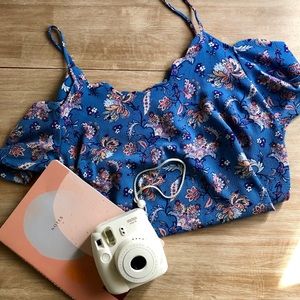 Off the shoulder scalloped short sleeve top 💛